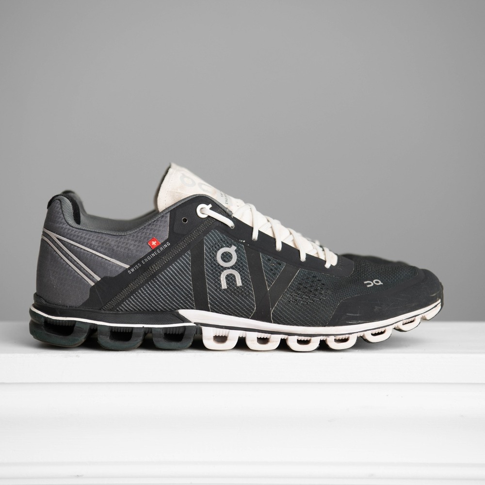 On Cloud Cloudflow W9.5/M8 Black Athleisure Performance Running Shoes